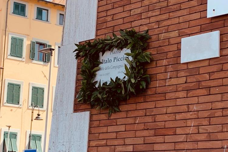 targa piazza italo piccini